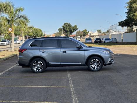 MITSUBISHI Outlander 3.0 V6 24V 4P GT 4X4 AUTOMTICO, Foto 2