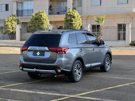 MITSUBISHI Outlander 3.0 V6 24V 4P GT 4X4 AUTOMTICO, Foto 3