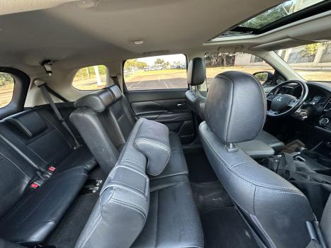 MITSUBISHI Outlander 3.0 V6 24V 4P GT 4X4 AUTOMTICO, Foto 9