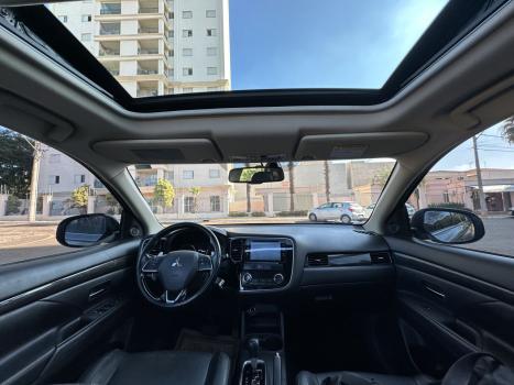 MITSUBISHI Outlander 3.0 V6 24V 4P GT 4X4 AUTOMTICO, Foto 11