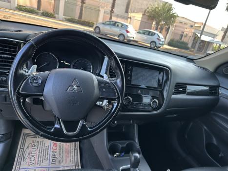 MITSUBISHI Outlander 3.0 V6 24V 4P GT 4X4 AUTOMTICO, Foto 14