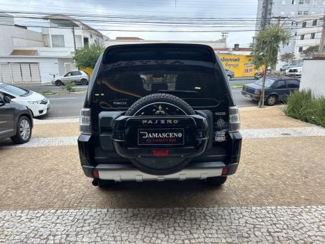 MITSUBISHI Pajero Full 3.8 V6 24V 4P HPE 4X4 AUTOMTICO, Foto 2