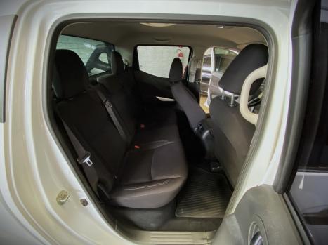 NISSAN Frontier 2.3 16V S 4X4 CABINE DUPLA BI-TURBO DIESEL, Foto 8