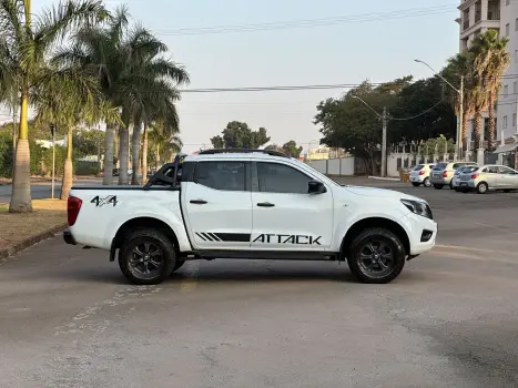 NISSAN Frontier 2.3 ATTACK CABINE DUPLA 4X4 BI-TURBO DIESEL AUTOMTICO, Foto 4