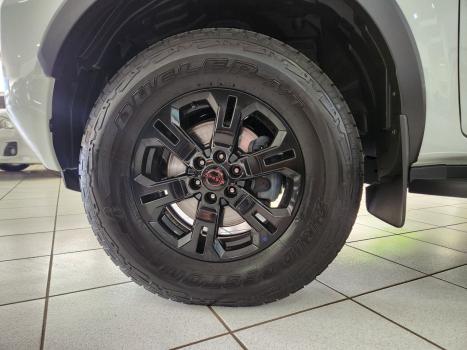 NISSAN Frontier 2.3 16V PRO4X CABINE DUPLA 4X4 BI-TURBO DIESEL AUTOMTICO, Foto 14