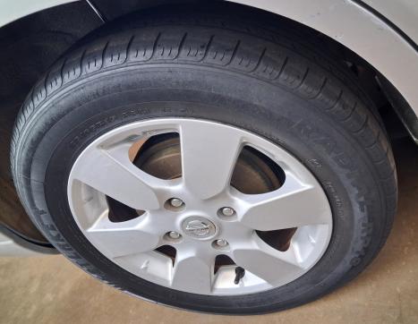 NISSAN Grand Livina 1.8 16V 4P FLEX S, Foto 18