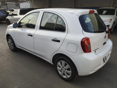 NISSAN March 1.0 12V 4P S FLEX, Foto 4