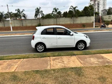 NISSAN March 1.6 16V 4P SV FLEX AUTOMTICO CVT, Foto 4