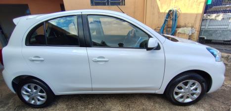 NISSAN March 1.6 16V 4P SV FLEX AUTOMTICO CVT, Foto 4