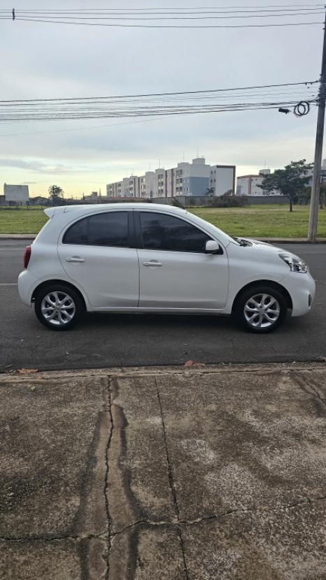 NISSAN March 1.6 16V 4P SV FLEX, Foto 2