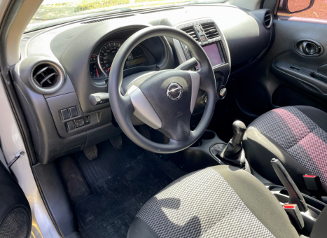 NISSAN Versa Sedan 1.0 4P FLEX, Foto 9