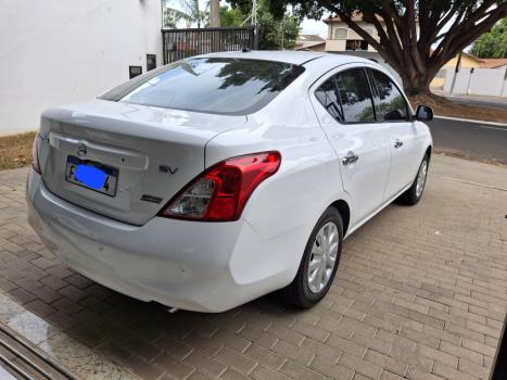 NISSAN Versa Sedan 1.6 16V 4P FLEX SV, Foto 2