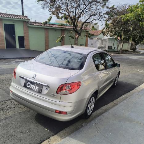 PEUGEOT 207 Sedan 1.4 4P PASSION XR FLEX, Foto 4