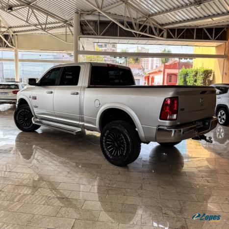 RAM 2500 6.7 I6 24V SLT CABINE DUPLA TURBO DIESEL LARAMIE 4X4 AUTOMTICO, Foto 2