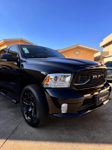 RAM Classic 5.7 V8 32V 4P HEMI LARAMIE NIGHT EDITION AUTOMTICO, Foto 4