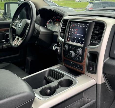 RAM Classic 5.7 V8 32V 4P HEMI LARAMIE AUTOMTICO, Foto 3