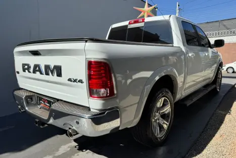 RAM Classic 5.7 V8 32V 4P HEMI LARAMIE AUTOMTICO, Foto 4