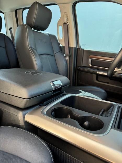 RAM Classic 5.7 V8 32V 4P HEMI LARAMIE AUTOMTICO, Foto 9