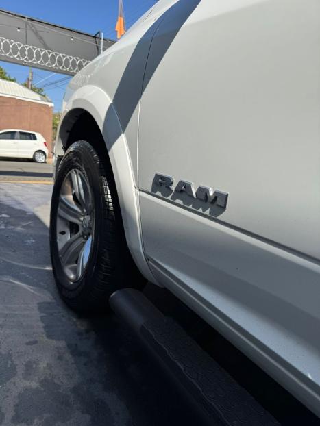 RAM Classic 5.7 V8 32V 4P HEMI LARAMIE AUTOMTICO, Foto 13