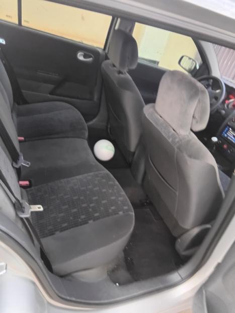 RENAULT Megane Grand Tour 1.6 16V 4P FLEX DYNAMIQUE, Foto 4