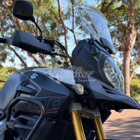 SUZUKI V-Strom DL 1000 A, Foto 2