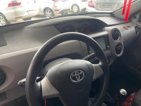 TOYOTA Etios Cross 1.5 16V 4P, Foto 3