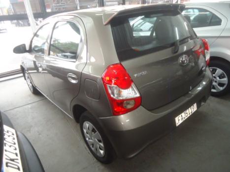 TOYOTA Etios Hatch 1.3 16V 4P FLEX X, Foto 5