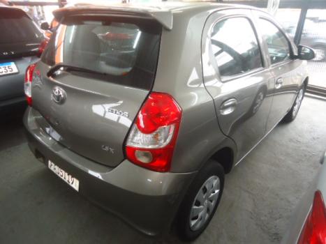 TOYOTA Etios Hatch 1.3 16V 4P FLEX X, Foto 6