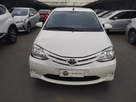 TOYOTA Etios Hatch 1.3 16V 4P FLEX X, Foto 2