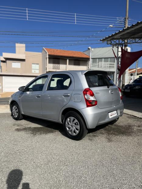 TOYOTA Etios Hatch 1.3 16V 4P FLEX, Foto 3