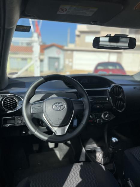 TOYOTA Etios Hatch 1.3 16V 4P FLEX, Foto 5