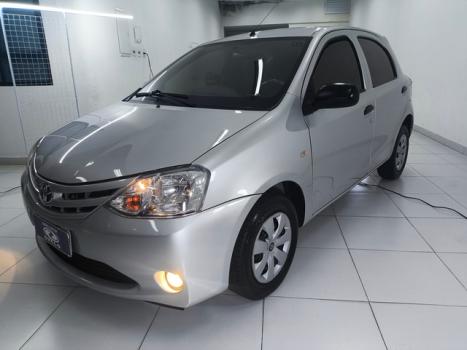 TOYOTA Etios Hatch 1.3 16V 4P FLEX X, Foto 2