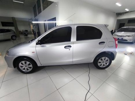 TOYOTA Etios Hatch 1.3 16V 4P FLEX X, Foto 6