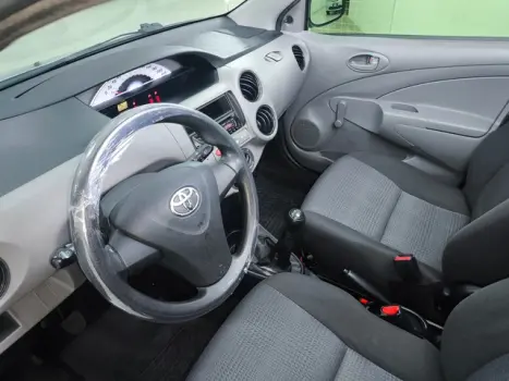 TOYOTA Etios Hatch 1.3 16V 4P FLEX X, Foto 12