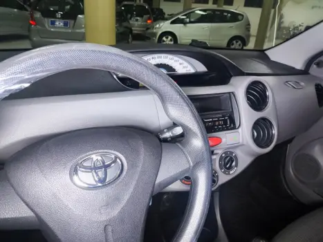 TOYOTA Etios Hatch 1.3 16V 4P FLEX X, Foto 15