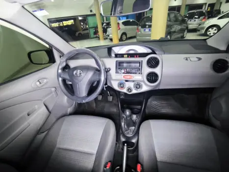 TOYOTA Etios Hatch 1.3 16V 4P FLEX X, Foto 23