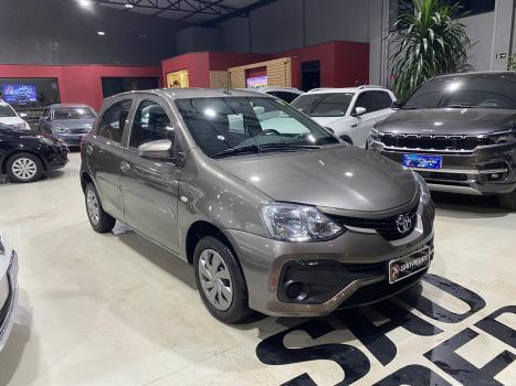 TOYOTA Etios Hatch 1.3 16V 4P FLEX X, Foto 2