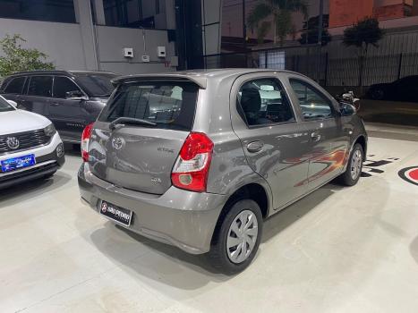 TOYOTA Etios Hatch 1.3 16V 4P FLEX X, Foto 6