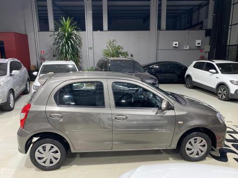 TOYOTA Etios Hatch 1.3 16V 4P FLEX X, Foto 8