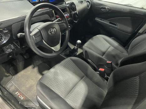 TOYOTA Etios Hatch 1.3 16V 4P FLEX X, Foto 10