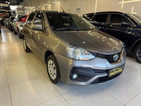 TOYOTA Etios Hatch 1.3 16V 4P FLEX X, Foto 2