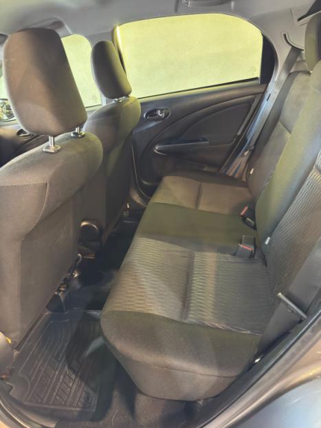 TOYOTA Etios Hatch 1.3 16V 4P FLEX X, Foto 10
