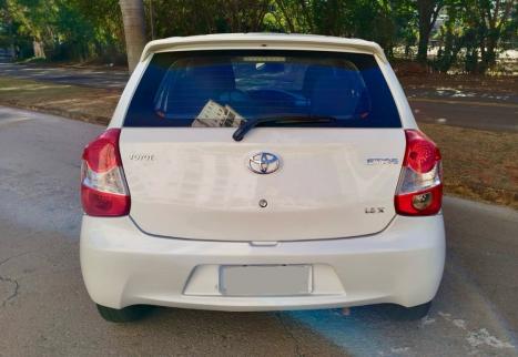 TOYOTA Etios Hatch 1.3 16V 4P FLEX X, Foto 2