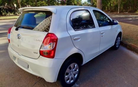 TOYOTA Etios Hatch 1.3 16V 4P FLEX X, Foto 4
