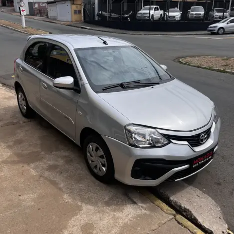 TOYOTA Etios Hatch 1.5 16V 4P FLEX XS, Foto 3