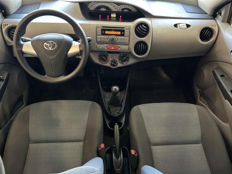 TOYOTA Etios Hatch 1.3 16V 4P FLEX XS, Foto 7