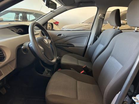 TOYOTA Etios Hatch 1.3 16V 4P FLEX XS, Foto 8
