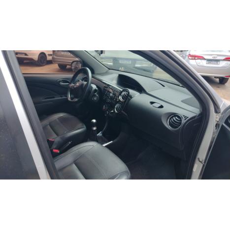 TOYOTA Etios Hatch 1.5 16V 4P FLEX PLATINUM, Foto 4