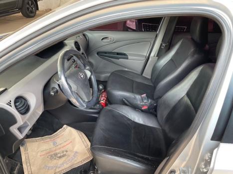TOYOTA Etios Hatch 1.3 16V 4P FLEX XS, Foto 9