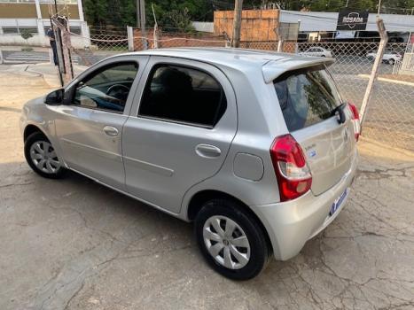 TOYOTA Etios Hatch 1.3 16V 4P FLEX X, Foto 2